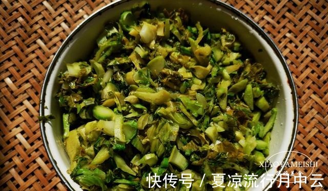 冬天,这蔬菜要多吃,营养价值高,腌一腌比肉还好吃,爽脆又酸香!