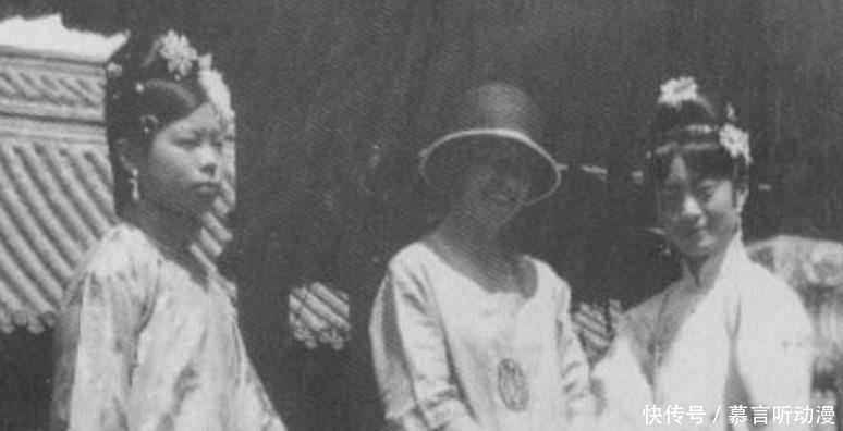 英语老师|晚清宫廷老照片:图3婉容跟英语老师合影,图4是她大婚照!