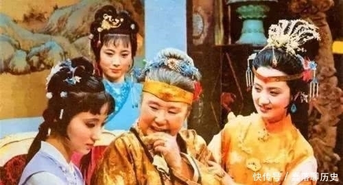 黛玉|袭人、黛玉的关系明明还不错,为何袭人却在背后说黛玉的坏话?