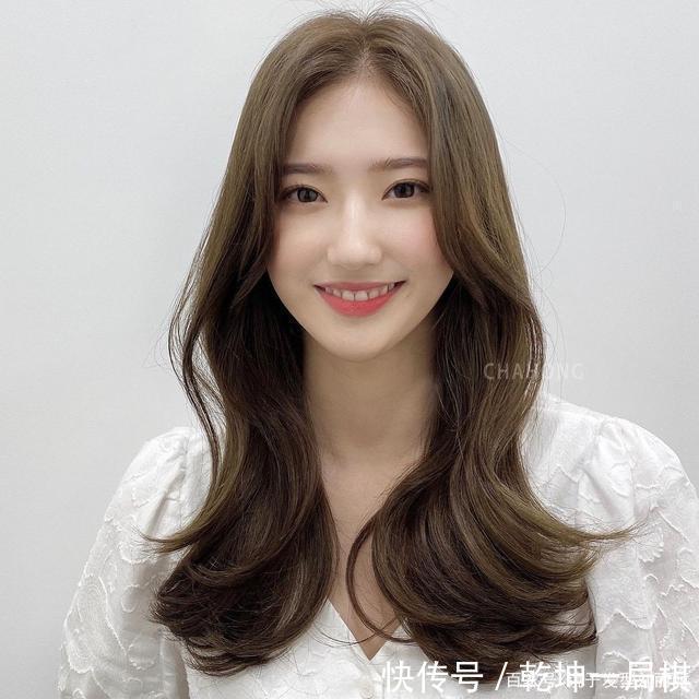 2021发型别乱剪,先看看这10几款,利落洋气还显气质