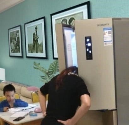 补课|宝妈发现儿子刷牙一动不动,十分钟还没刷完,走近后却忍不住泪目