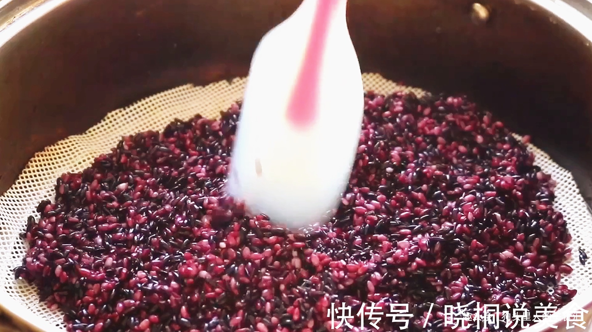 饭团家常做法，做早餐最适合，包一包就能吃，做法简单易学