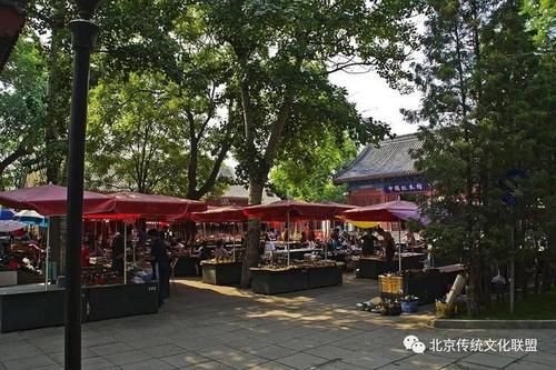  市场|报国寺 二环内第一家也是最后一家收藏市场