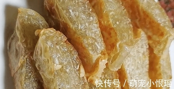 炒制|这食材别只懂炒制和凉拌,擦丝加这几样煎一煎,又香又糯,真好吃