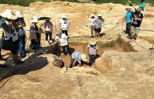 发现|村民挖洞时铁锹铲不动,后发现大量珍宝,专家:陈友谅军队藏的