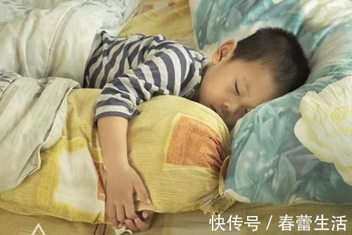 新生儿|不同年龄段的孩子几点睡,睡多久?新出炉的儿童睡眠时间表告诉你