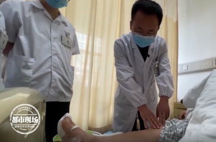 脚趾|男子3个脚趾全都变黑坏死，快停止这个习惯