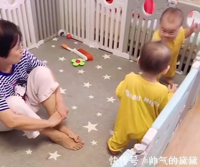 吵架|黑龙江俩萌娃用“婴语”沟通,画面像极了老太太吵架,老人看懵了