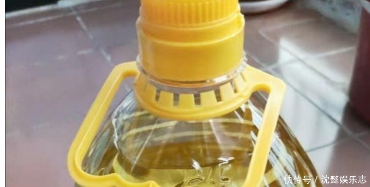 “超市油”与“农村的自榨油”,哪个更好老百姓快看看吧!