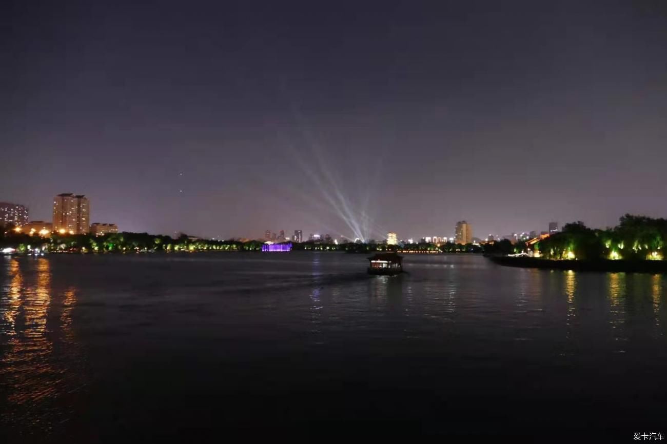 中年|夜游太明湖