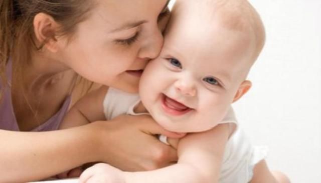 月龄|宝宝到一定月龄就要转奶 转奶应该注意4个问题 宝妈要注意！