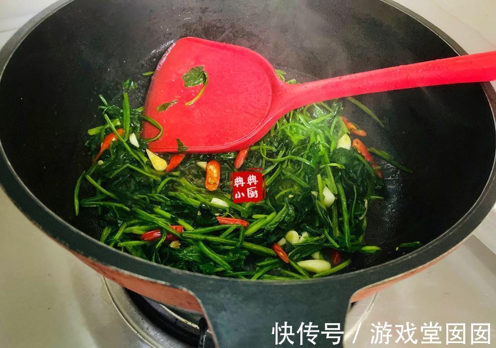 低脂低卡,减肥必备时蔬,超好吃的清炒菠菜