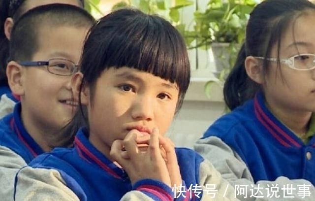 《變形記》中的農(nóng)村女娃李勒優(yōu)，被城市哥哥收養(yǎng)后，過(guò)得還好嗎？