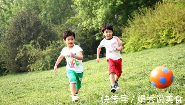 不良习惯|儿童要长高,暑假在家做3点,生长激素分泌丰富!