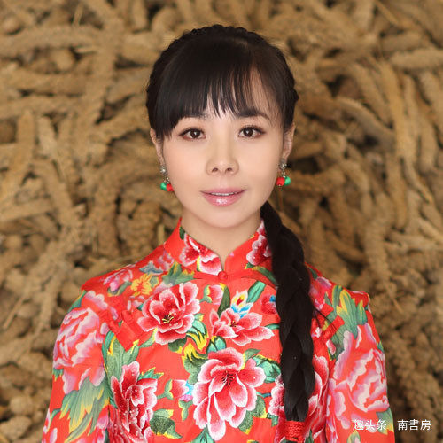 二妮|“草根明星”王二妮，曾在星光大道一曲成名，如今买不起房回农村