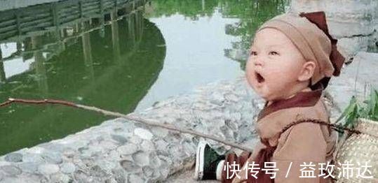 妈妈|外公带3岁孙子去公园玩,妈妈担心,让外公发来照片,妈妈笑喷了