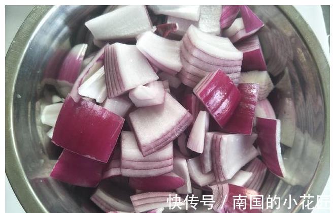 香气|秋天我最爱吃的1道菜，选用3样食材，简单烹饪5分钟，香气四溢