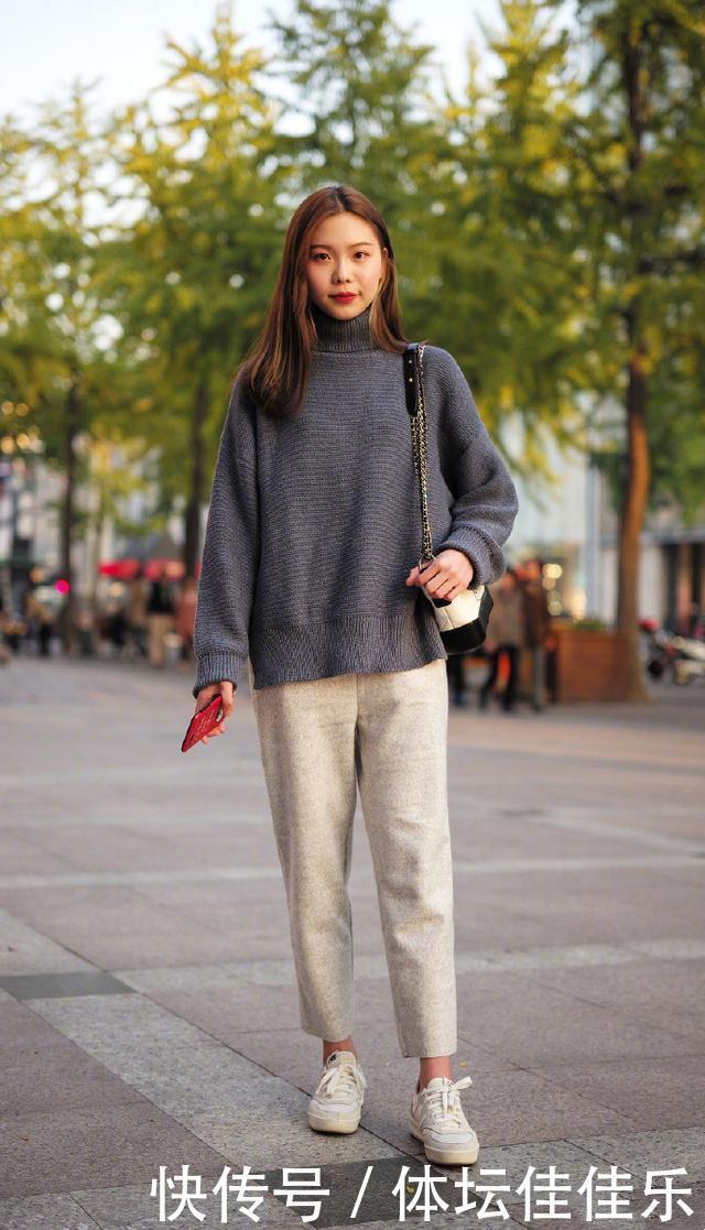 冬季穿搭拒绝平庸,实用的“毛衣+长裤”学起来,基础款也很时髦
