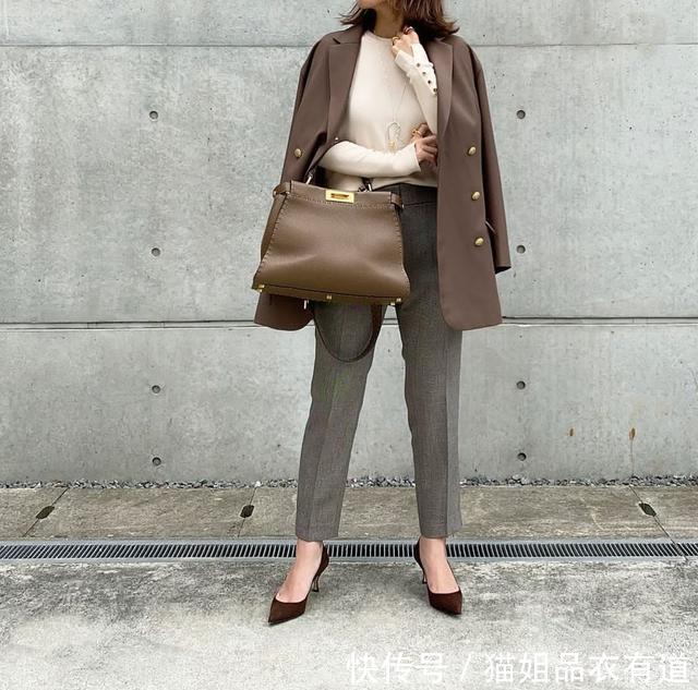 讲究女人都懂,穿衣不能踩这3个“穿搭雷区”,难怪人家穿衣高级