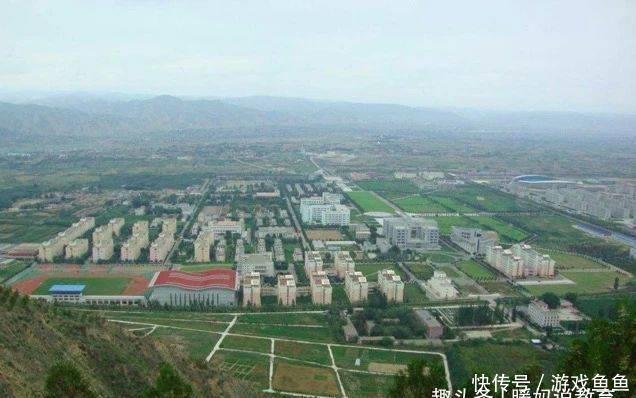 在分校区上大学啥体验？就像“被流放”，考名校也可能在“郊区”