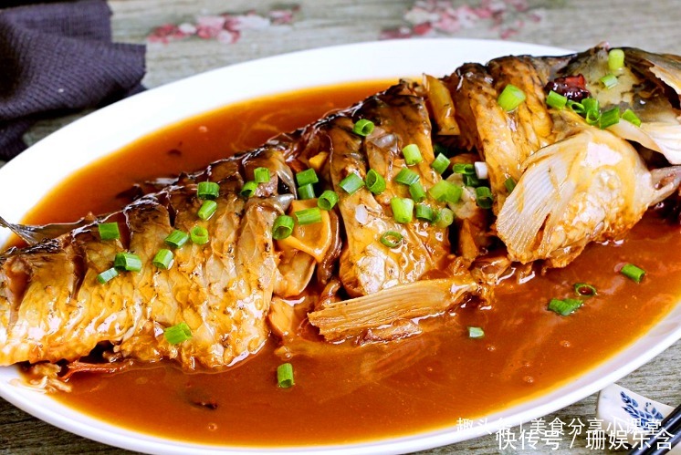 爱吃鱼的有福了,学会此方法鱼肉鲜嫩还入味,一上桌就被抢光,香