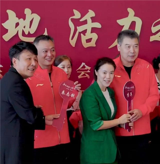王曼昱|王楠家的房子落实了!刘诗雯孙颖莎现身南海,郭斌亲自为众人挑房
