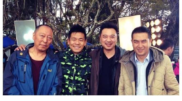 才发现，《扫黑风暴》里胡所长的扮演者孙浩竟然是歌手