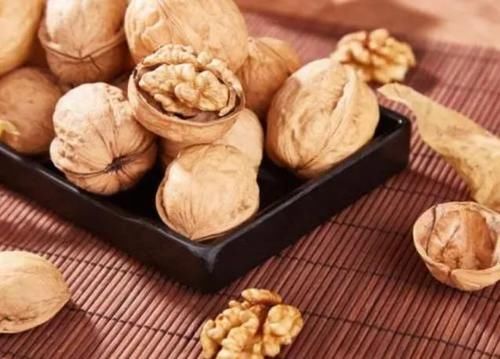 鱼肉|女人若要延缓衰老，不妨常吃这7种食物，或有助美容养颜抗衰老