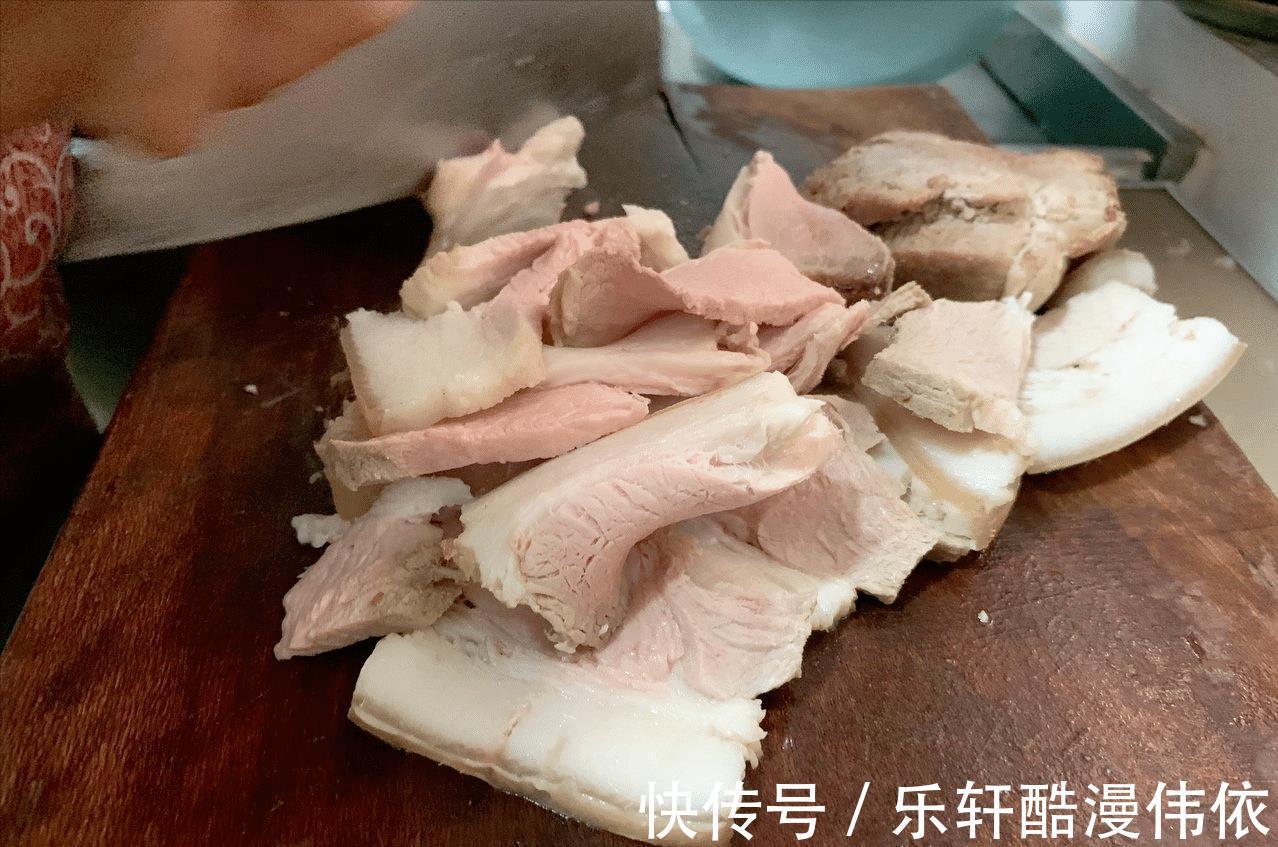 四川回锅肉的正宗做法,牢记3个关键步骤,浓香可口,太费米饭了