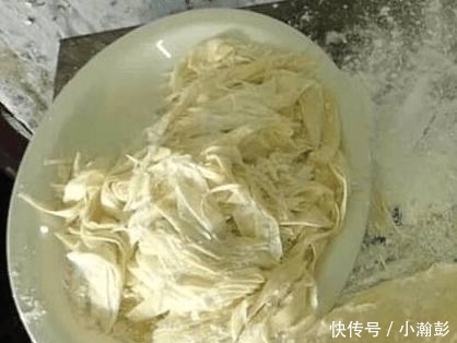 小吃|婆婆用“面条”做的小吃,孩子们尝过后直接住奶奶家不回来了!