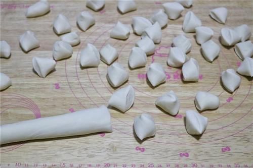 圆白菜|秘制三鲜饺子做法，不放肉鲜上加鲜，不爱饺子也能吃完一盘