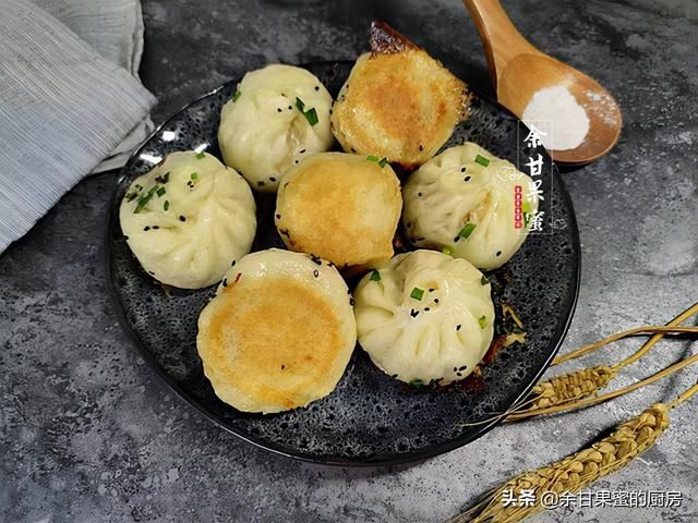 一款家常水煎包，从调馅到出锅，鲜美多汁好味美，出锅就吃仨