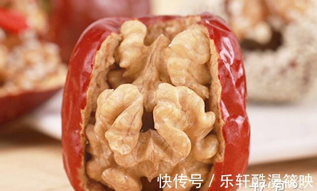 红枣|女人过了30岁,这3种食物可常吃,好吃又养人,面似桃花显年轻