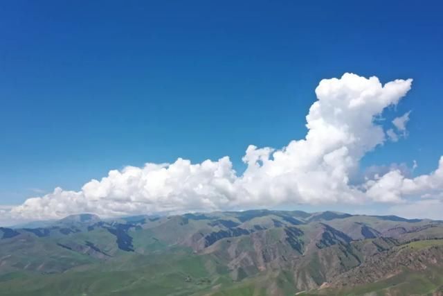 塔斯草原|阿克塔斯姑娘峰景区流传百年哈萨克族版梁山伯与祝英台的故事