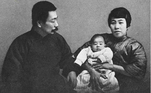 1936年鲁迅深夜去世,制作石膏遗容时粘下20根胡须,现成一级文物