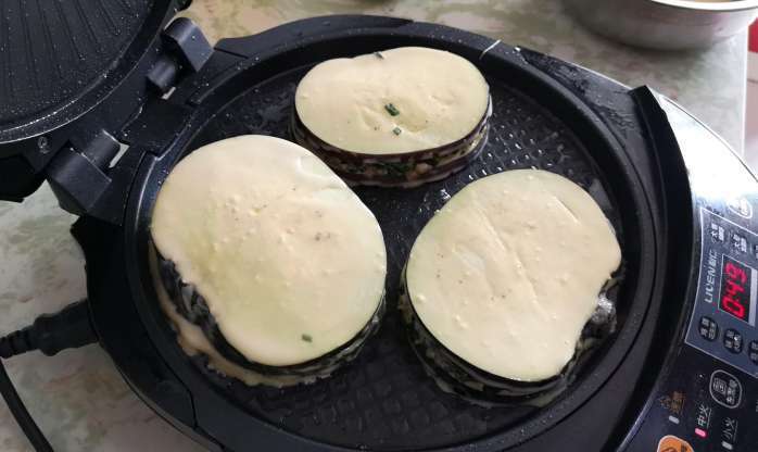 韭菜新做法,不包饺子,不炒鸡蛋,配茄子超好吃的做法,简单美味