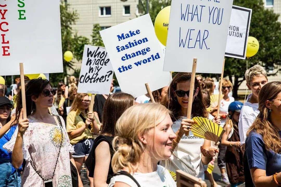 为什么「裸体商品」越来越火了？