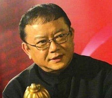 人告|8年前王刚误砸2亿真品古董,被持宝人告上法庭,如今结果如何