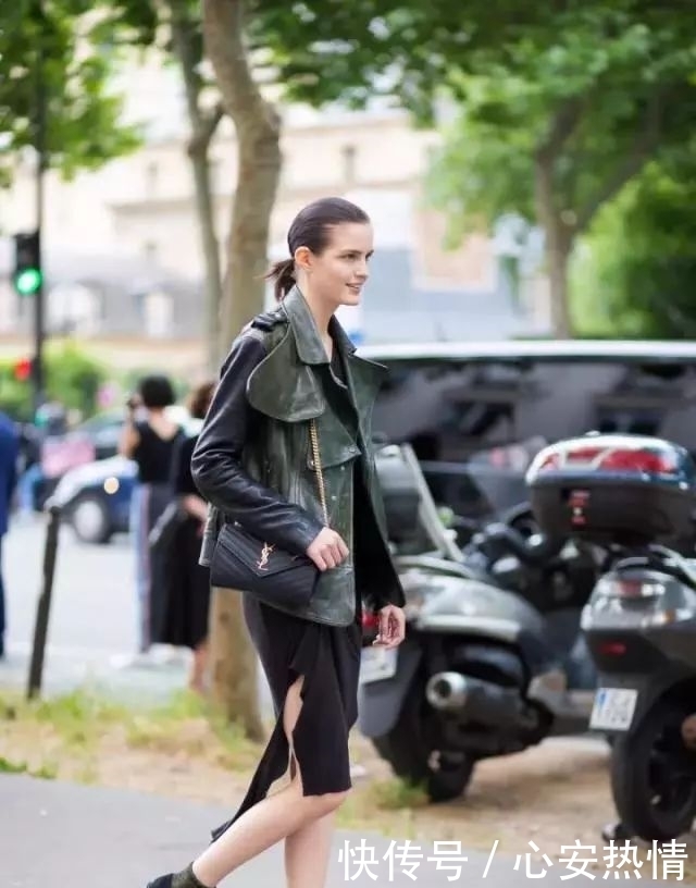 春天把这两种颜色穿在一起,你看起来又贵气又时髦,热巴都在穿