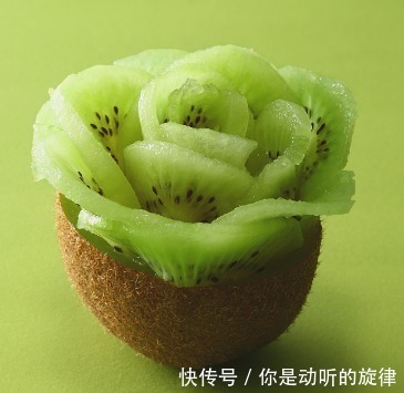 猕猴桃|女性不想老太快,多吃此物,大肚子平了,色斑不见了,肌肤更细腻