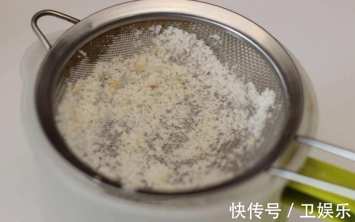 半斤大米、一把坚果，比蛋糕好吃10倍！既是零食，又是早餐！