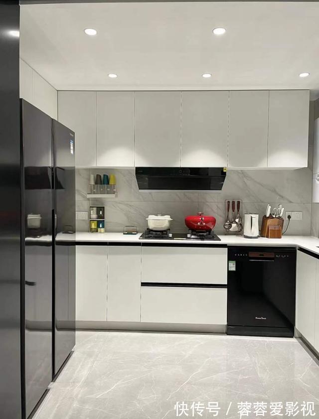 氛围感|江苏90后夫妇拒绝“过度装修”，把110㎡新家装得堪称收纳教科书