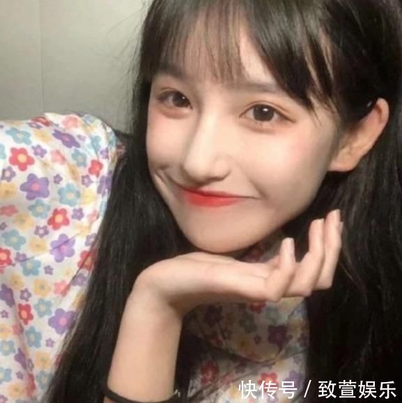 闺蜜|脸上这“3地方”凸起的女生,是标准“樱花脸”,全中闺蜜都嫉妒