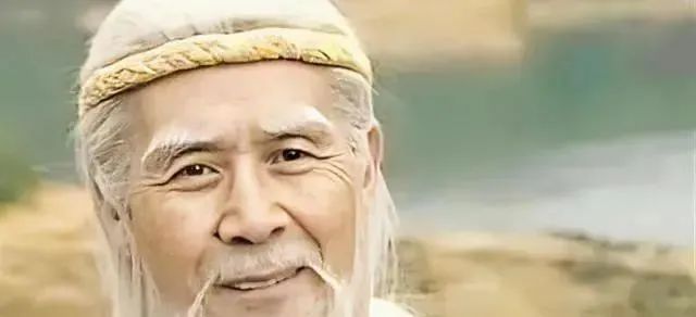 蓝天野@“七一勋章”获得者蓝天野书法不是闹着玩的,洒脱沉稳,果敢开阔