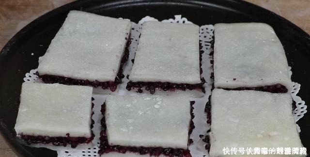好吃|黑米别再煮粥了,一蒸一压,香甜软糯,外面买不到,太好吃了