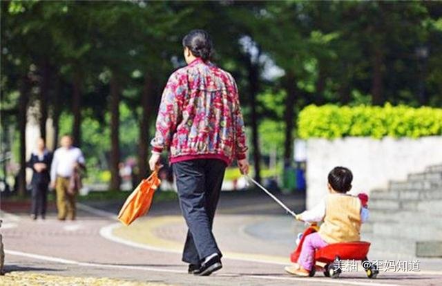 泪如雨下|新生儿突然哭闹不吃奶，宝妈掀开衣服一看，瞬间泪如雨下