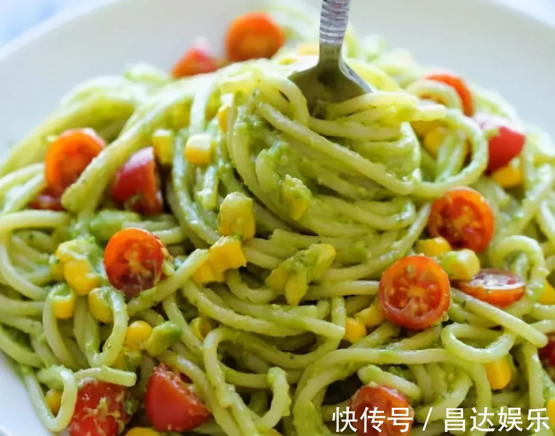 打开方式|牛油果难吃?一定是你的打开方式不对!这5种吃法营养又美味~