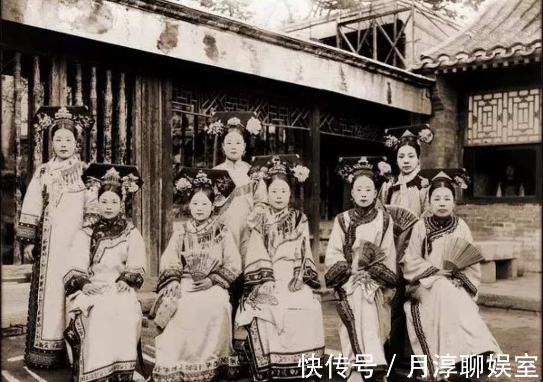 清代 中国古代高跟鞋:清代宫女们的高跟鞋有多高?小姐姐不敢穿