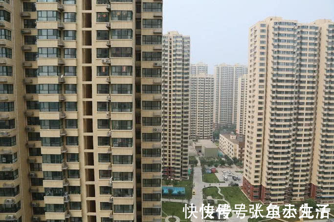 售楼|买房时,选“顶层”还是“中高层”?听售楼经理一番话,点醒了我