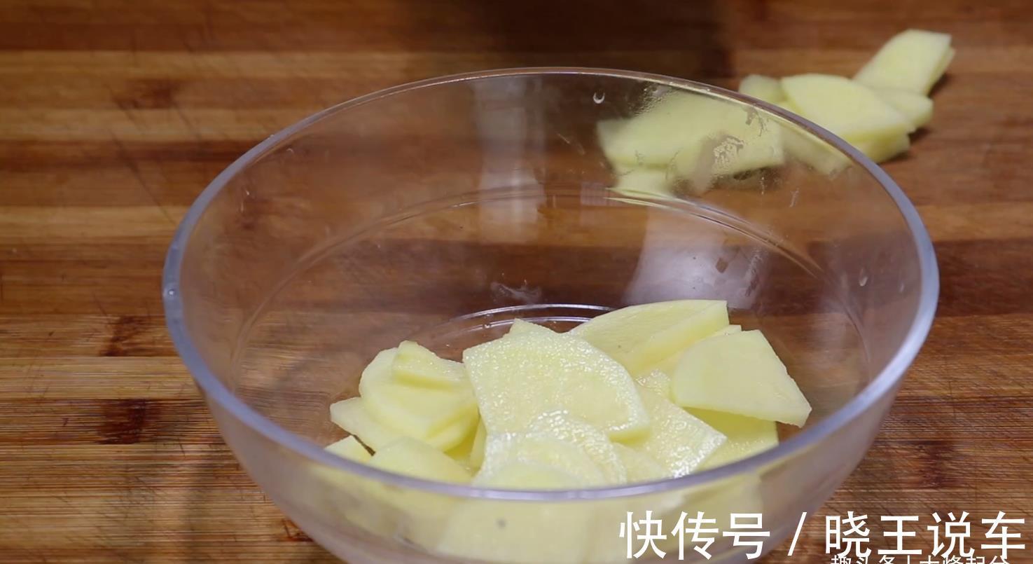 咸香|1根火腿肠，1个土豆，我家一周做5次，开胃下饭，上桌就抢光